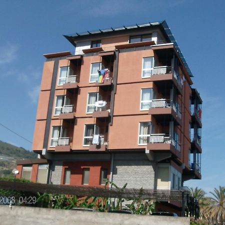 Residence Dei Fiori Bordighera Kültér fotó
