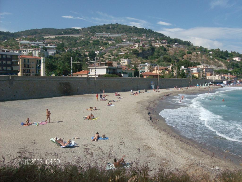 Residence Dei Fiori Bordighera Kültér fotó