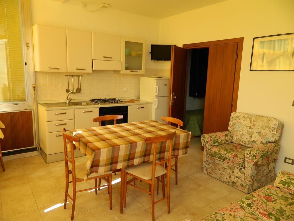 Residence Dei Fiori Bordighera Szoba fotó